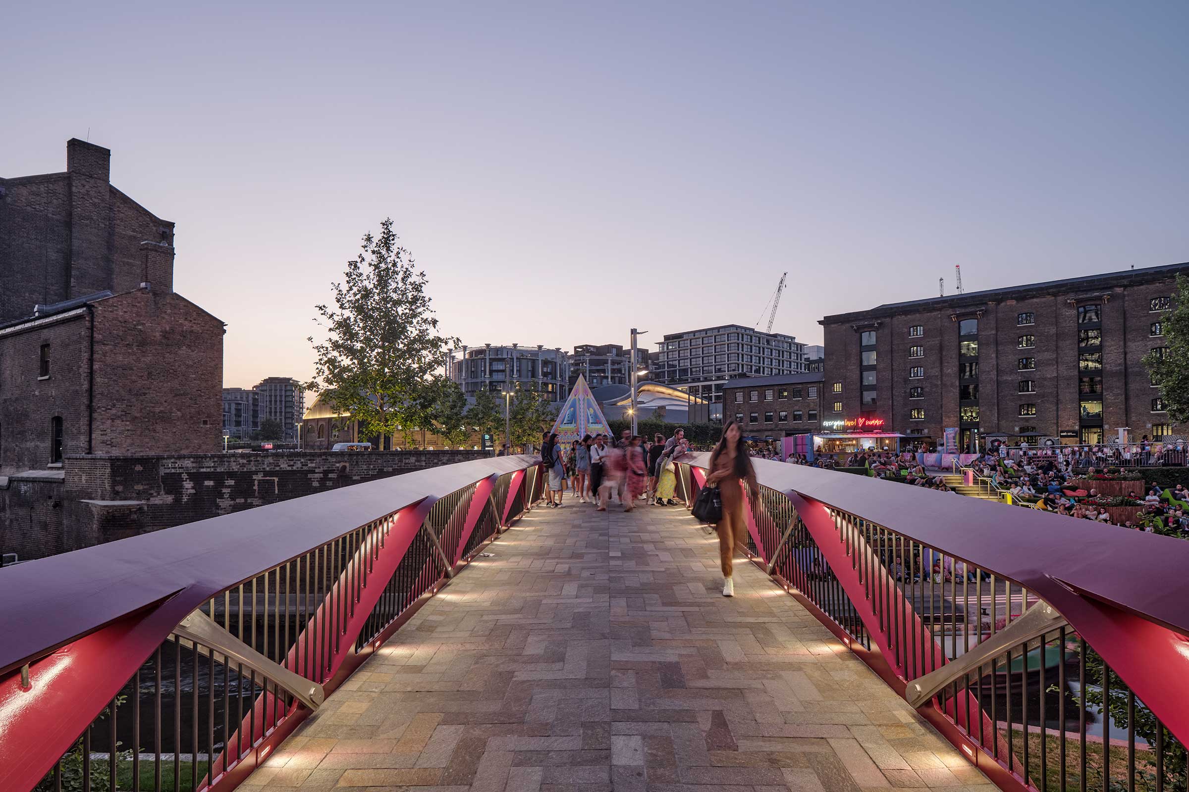 Moxon – elevating surroundings